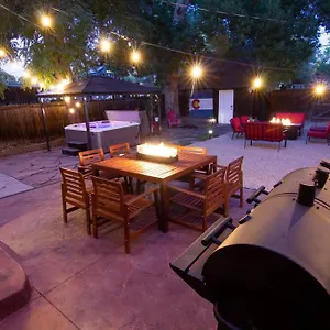https://perfect-urban-sanctuary-for-8-w-hot-tub-near-city-park.seedenverhotels.com